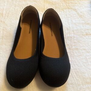 Amazon Essentials flats